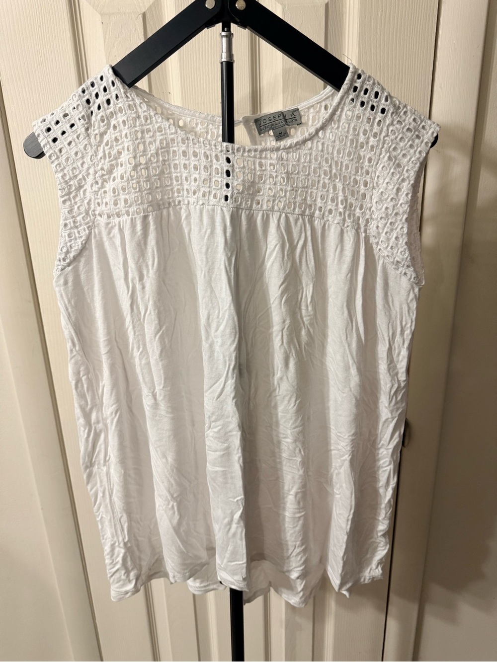 Joseph A. White Eyelet Lace Yoke Sleeveless Blouse Size Medium